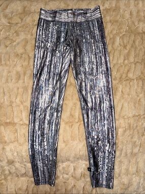Terez Silver Metallic Striped Leggings worn once bought from spin studio.